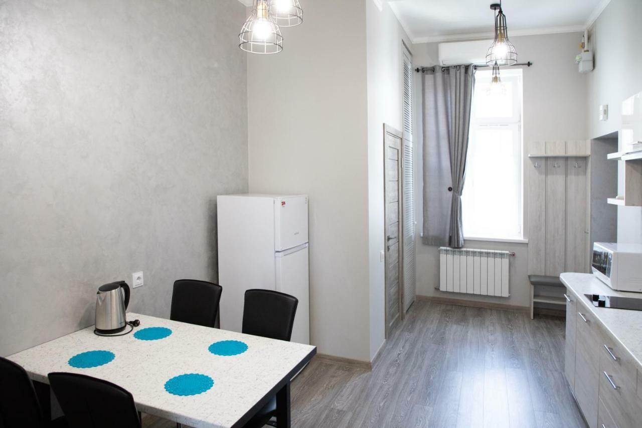 Kit Apartament Leilighet Lviv Eksteriør bilde