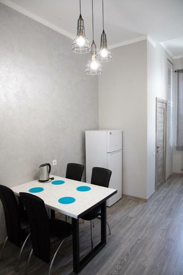 Kit Apartament Leilighet Lviv Eksteriør bilde