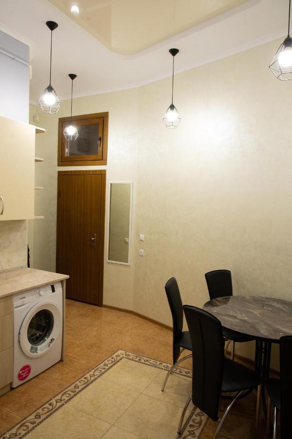 Kit Apartament Leilighet Lviv Eksteriør bilde