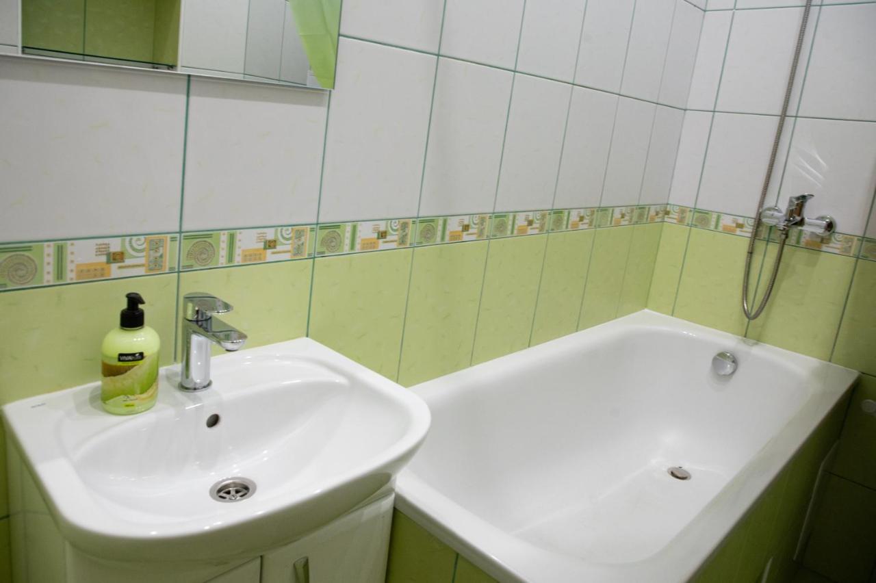 Kit Apartament Leilighet Lviv Eksteriør bilde